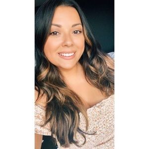 Meet your Posher, Denissa